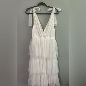 NWT women’s Baltic Born White Tessa Tiered Tulle Tank Dress - Medium
